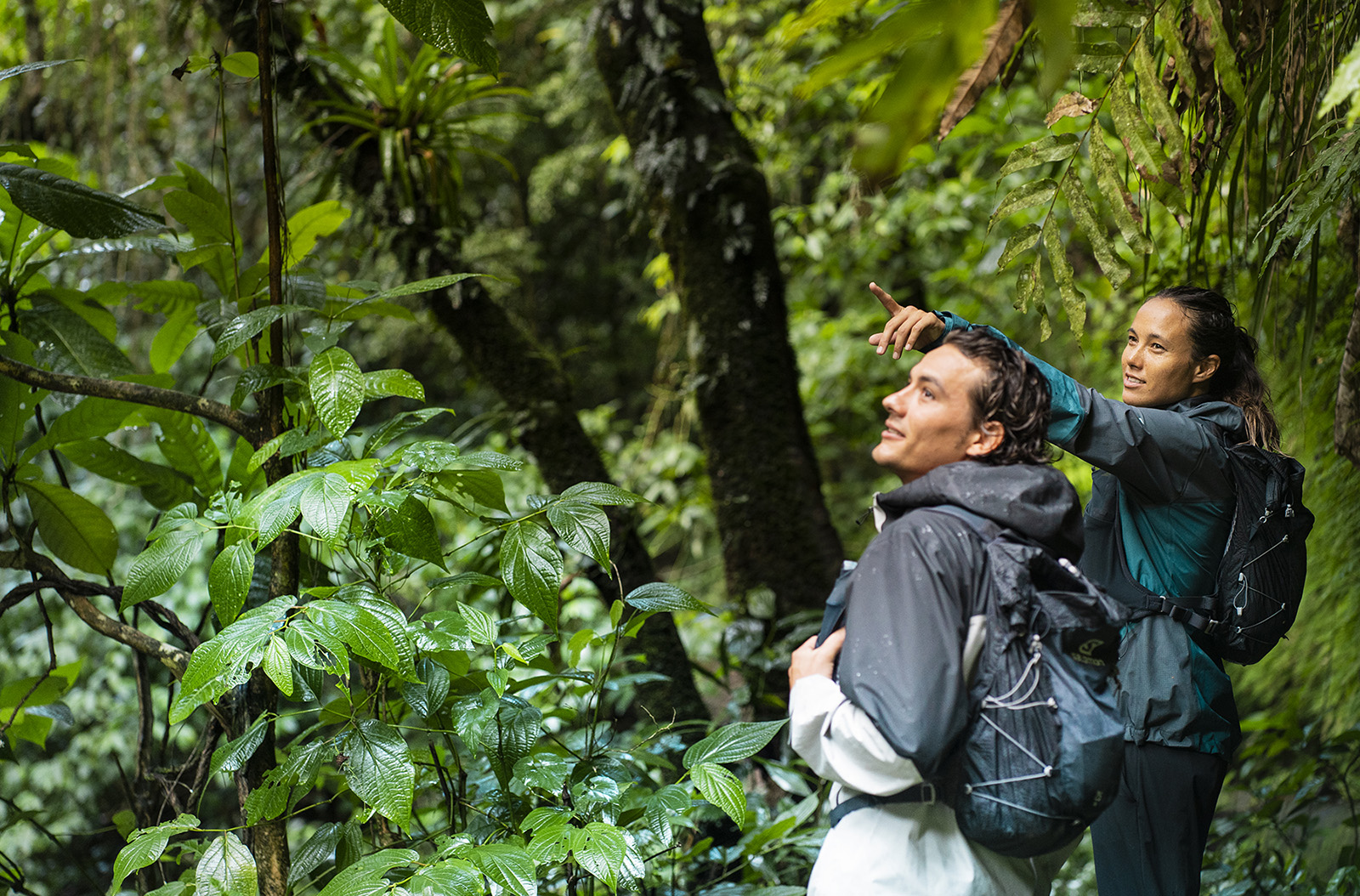 Two people hiking in Salomon clothing