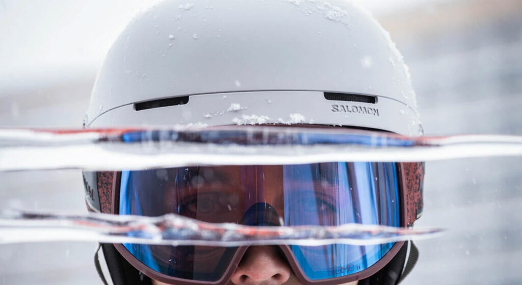 White Salomon alpine ski helmet